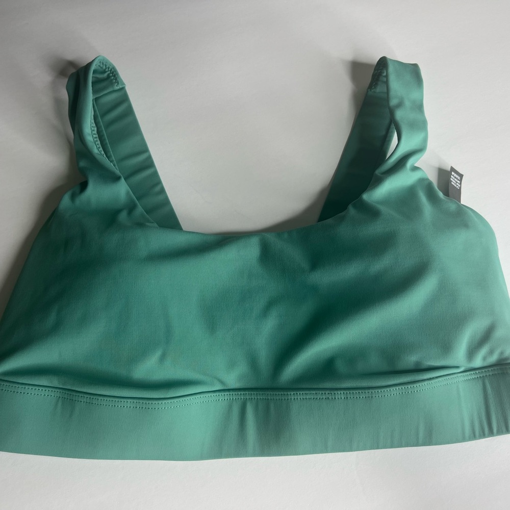 Vuori Stride Sports Bra teal color